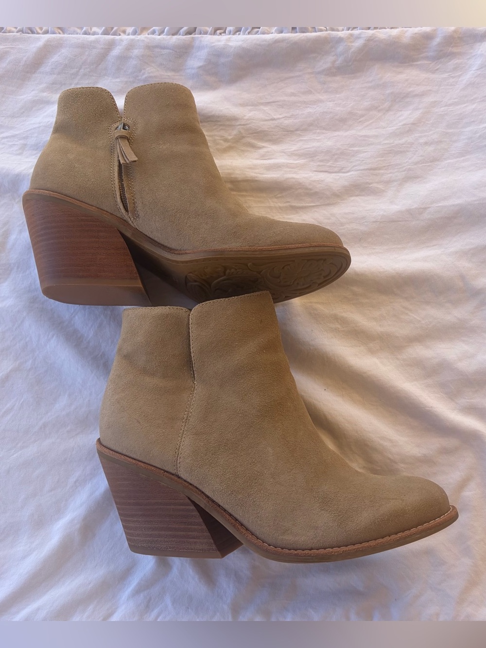 Sofft Nina Women's 8.5 Tan Suede Ankle Booties Classic Block Heel